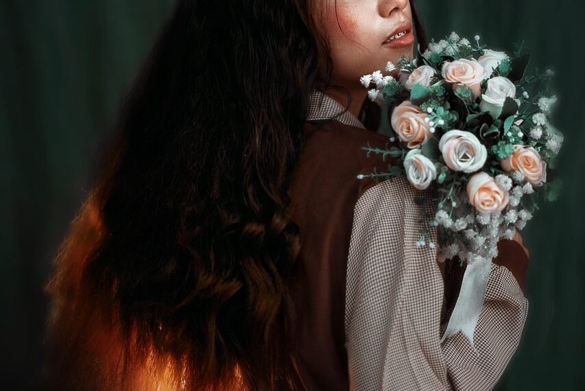 Jaki biustonosz do sukni ślubnej bez ramiączek